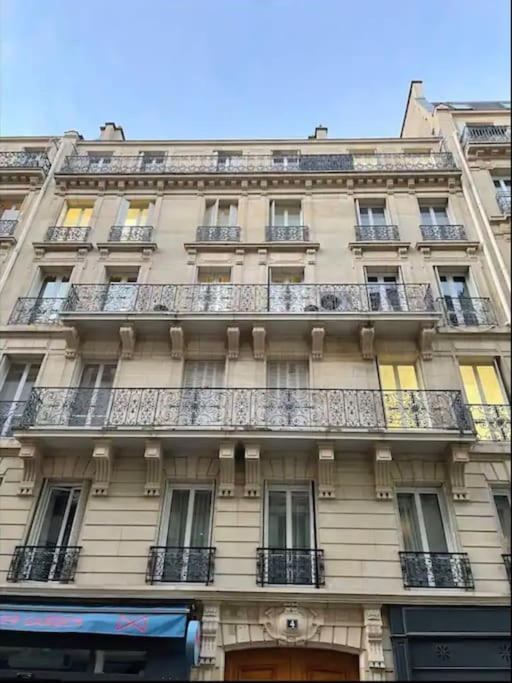 Quiet And Spacious Apartment Near Champs Elysees Parigi Esterno foto